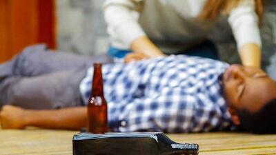 Nhận biết rượu dởm và tránh ngộ độc rượu ngày Tết