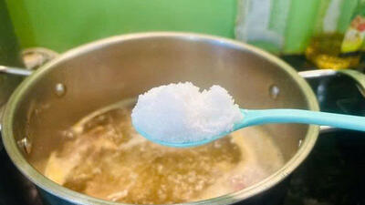 Thói quen ăn mặn “sát thủ thầm lặng” của người Việt