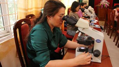 Tập huấn về chẩn đoán sốt rét bằng kính hiển vi và test chẩn đoán nhanh sốt rét