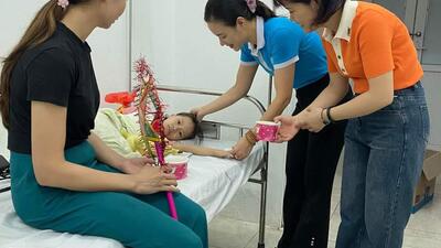 “Nồi cháo nghĩa tình” tại bệnh viện Đa khoa Phố Nối