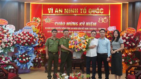 Trung tâm Kiểm soát bệnh tật tỉnh Hưng Yên chúc mừng Ngày truyền thống Công an nhân dân Việt Nam