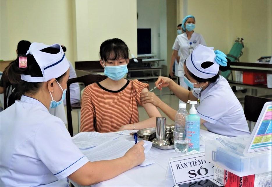 Chiều 19/2: Sau khi Bộ Y tế 'nhắc', hiện chỉ còn 3 tỉnh bao phủ vaccine COVID-19 mũi 2 cho trẻ từ 12-17 tuổi dưới 80% - Ảnh 1.