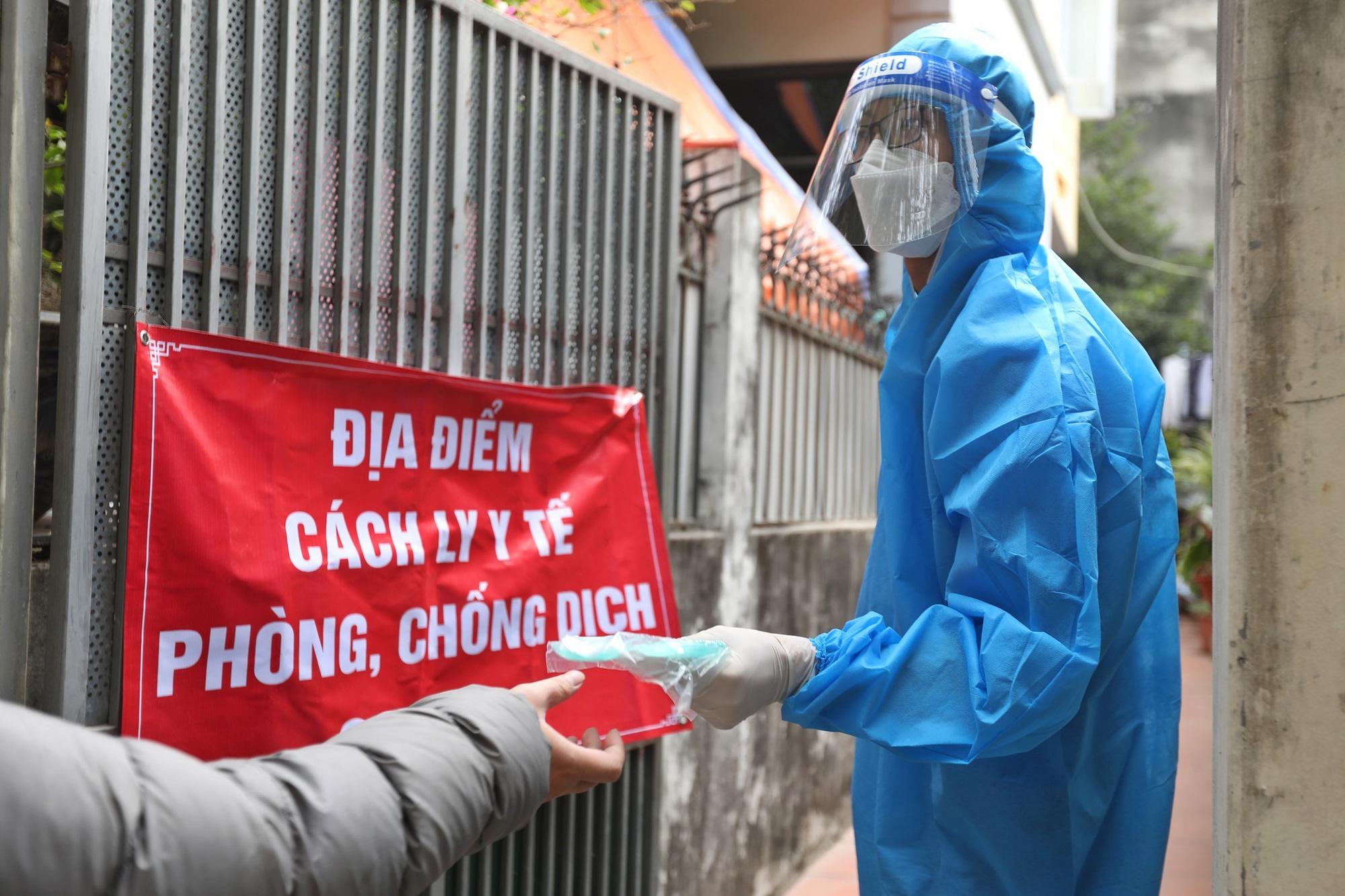 Sáng 4/3: Không xông cho trẻ em mắc COVID-19; Nghiêm cấm gây phiền hà khi người lao động là F0 làm thủ tục BHXH - Ảnh 1.