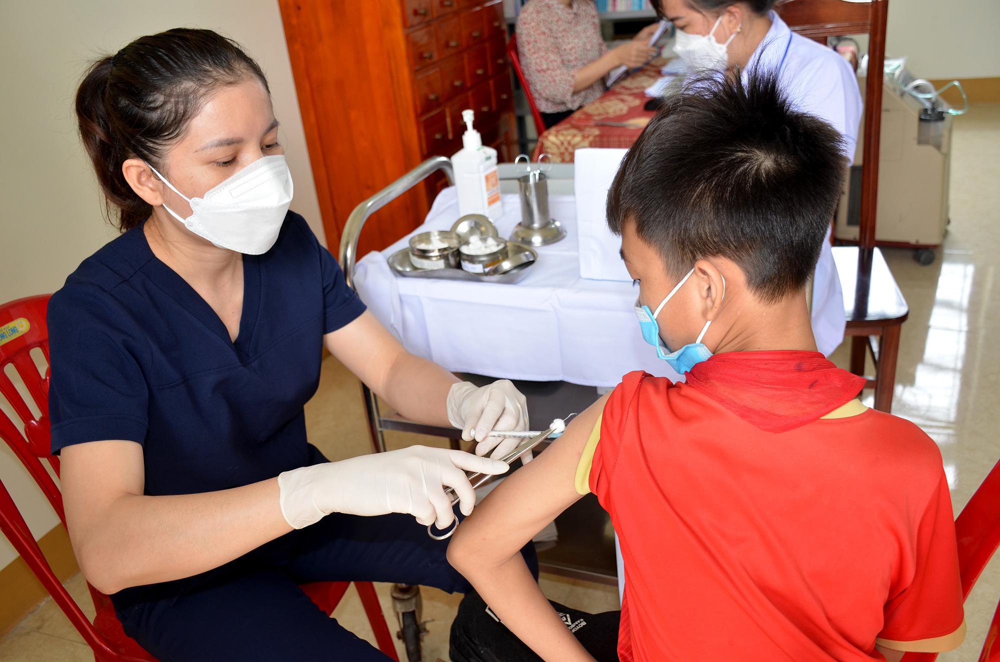 Sáng 10/1: Chuẩn bị sẵn sàng các phương án, điều kiện phòng, chống dịch COVID-19 và các dịch bệnh khác - Ảnh 2.