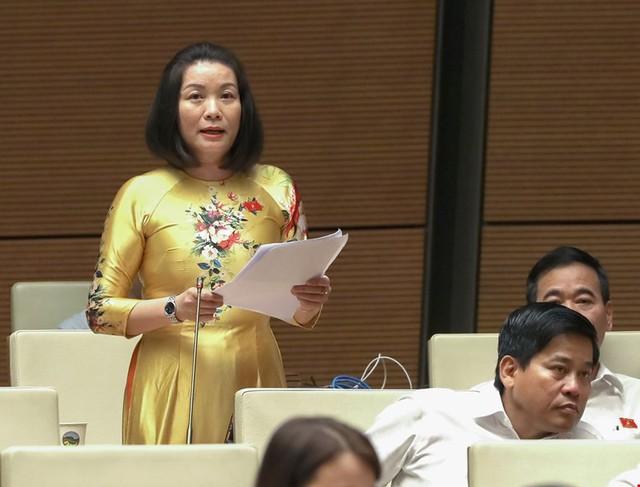 Chính phủ sẽ xem xét các chế độ tiền lương, phụ cấp, đãi ngộ thỏa đáng đối với công, viên chức y tế - Ảnh 1.