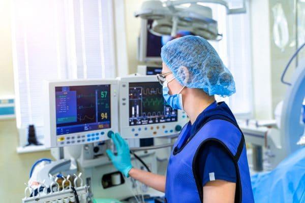 Bộ Y tế: Tăng cuờng thanh, kiểm tra, giám sát những gói thầu, dự án có ít nhà thầu tham gia dự thầu - Ảnh 1.