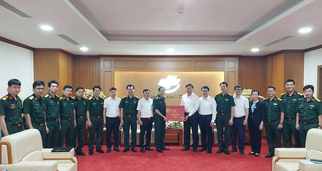 Thứ trưởng Bộ Y tế Đỗ Xuân Tuyên chúc Tết, kiểm tra công tác trực Tết tại các cơ sở y tế ở TPHCM