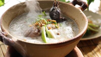 Nguyên nhân gây chán ăn ở người già và cách khắc phục