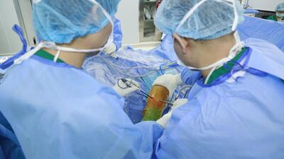 Dùng mẹo dân gian chữa gout, người đàn ông đối mặt nguy cơ tàn phế