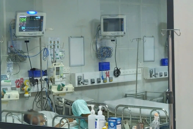 Bé 11 tuổi tử vong do não mô cầu thể tối cấp tại TPHCM