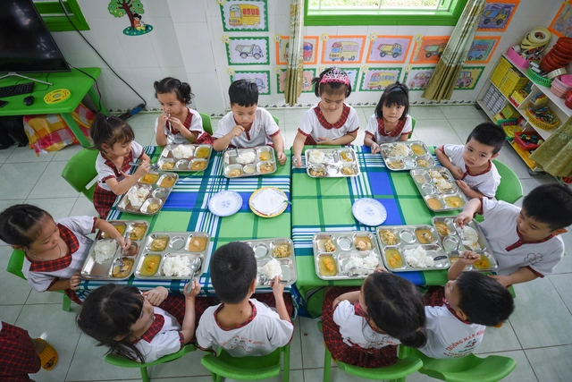 Vai trò của vi chất dinh dưỡng thiết yếu với trẻ em học đường