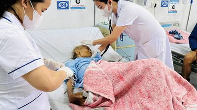 Thầy thuốc trực xuyên dịp nghỉ lễ 30/4 và 1/5, khám, cấp cứu hơn 171 nghìn lượt người bệnh