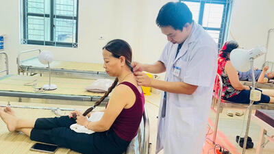 Trạm Y tế xã Việt Yên triển khai chương trình châm cứu, xoa bóp bấm huyệt miễn phí phục vụ Nhân dân