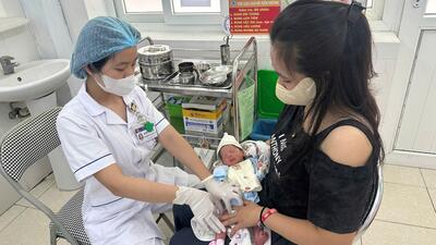 Đừng để trẻ bỏ lỡ “giờ vàng” tiêm vắc xin viêm gan B