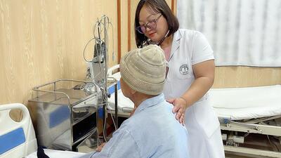 BÁC SĨ ĐÀM THỊ THU HƯƠNG - TẤM GƯƠNG TÂM HUYẾT  VỚI NGHỀ, TẬN TỤY VÌ NGƯỜI BỆNH