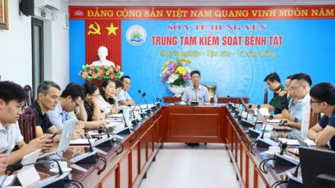 CDC Hưng Yên họp bàn giải pháp triển khai xây dựng hồ sơ sức khỏe điện tử và kho dữ liệu y tế toàn tỉnh