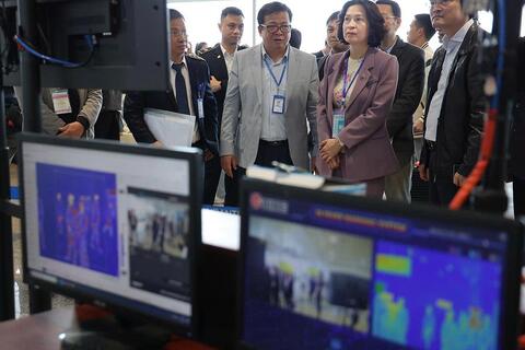 Bộ Y tế đề nghị tăng cường phối hợp truyền thông phòng, chống dịch tại cửa khẩu dịp Tết