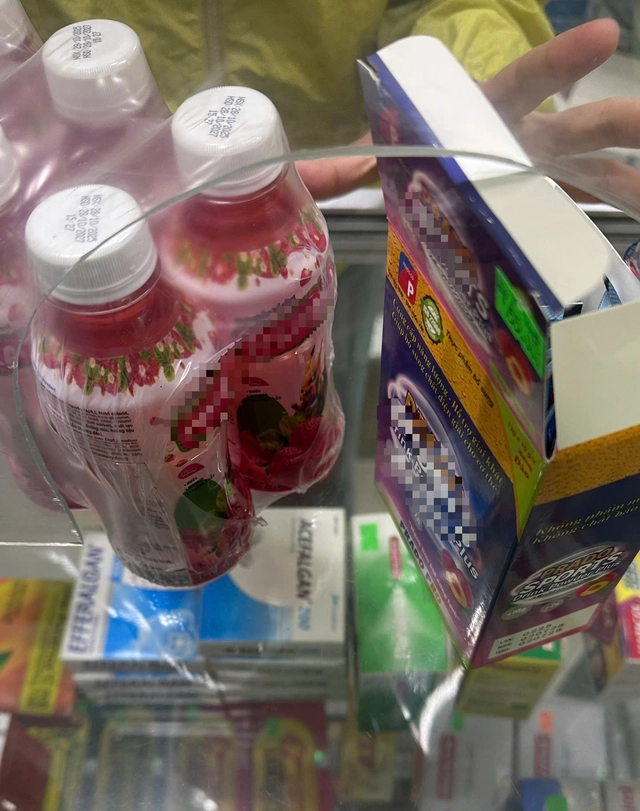 Phân biệt nước bù điện giải và sản phẩm bù nước đóng chai: Hiểu đúng để tránh rủi ro sức khỏe