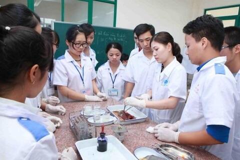 Chuẩn hóa năng lực cán bộ y tế: Bộ Y tế thúc đẩy đào tạo liên tục trên toàn quốc