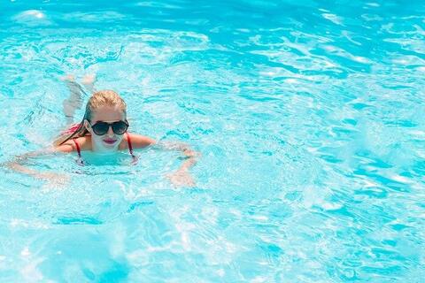 Cách bảo vệ mắt khi đi bơi