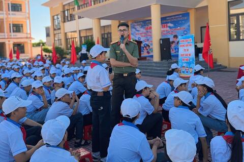 Chi cục Dân số và Trẻ em: Truyền thông về bảo vệ trẻ em và phòng, chống bạo lực, xâm hại trẻ em trên môi trường mạng trong trường học cho hơn 6.500 học sinh