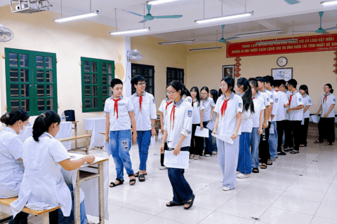 Trạm Y tế phường Trần Hưng Đạo tổ chức khám sức khỏe định kỳ cho học sinh dưới 18 tuổi trên địa bàn