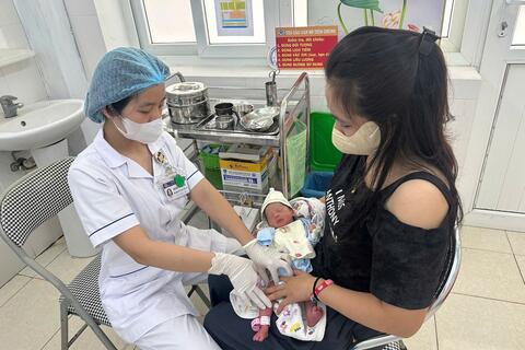 Đừng để trẻ bỏ lỡ “giờ vàng” tiêm vắc xin viêm gan B