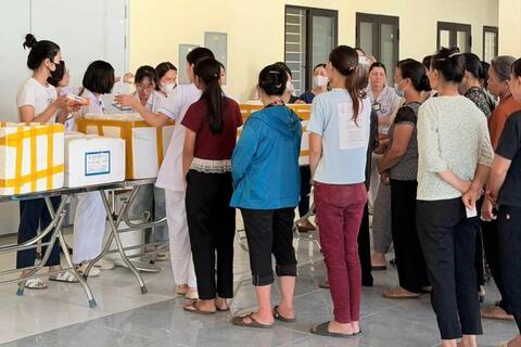 Tặng 200 suất cơm miễn phí cho người bệnh