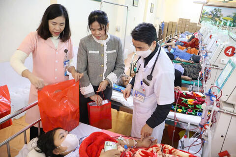 Xuân yêu thương: Ấm lòng bệnh nhân nghèo