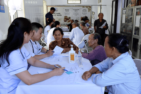 Trạm Y tế xã Thư Vũ nỗ lực đưa dịch vụ chăm sóc sức khỏe đến gần người dân