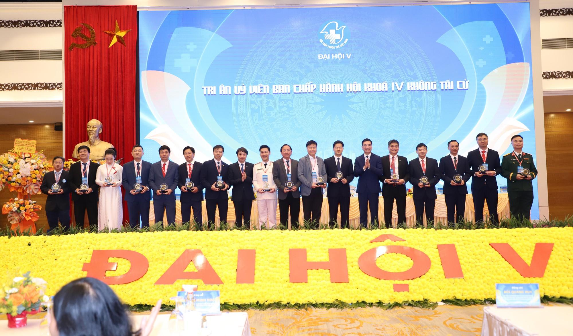 Thầy thuốc trẻ phải là lực lượng nòng cốt trong sự dịch chuyển từ chữa bệnh sang phòng bệnh- Ảnh 7. Thầy thuốc trẻ phải là lực lượng nòng cốt trong sự dịch chuyển từ chữa bệnh sang phòng bệnh- Ảnh 7.