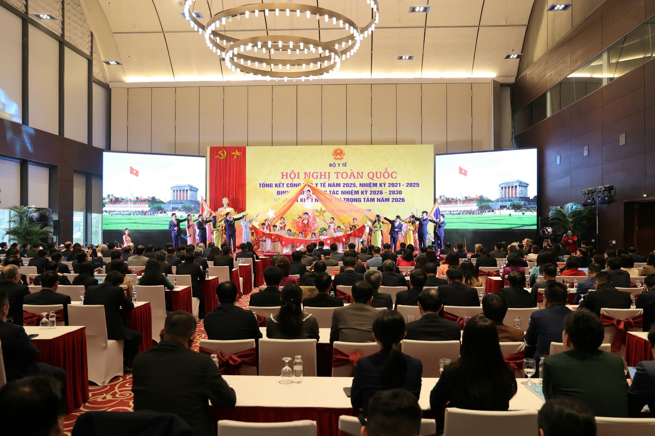 Bộ trưởng Đào Hồng Lan: Nhiệm kỳ 2021- 2025, nhiều chỉ tiêu chủ yếu của ngành y tế đều đạt, vượt kế hoạch- Ảnh 6. Bộ trưởng Đào Hồng Lan: Nhiệm kỳ 2021- 2025, nhiều chỉ tiêu chủ yếu của ngành y tế đều đạt, vượt kế hoạch- Ảnh 6.