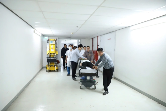 Diễn tập đảm bảo công tác y tế phục vụ Đại hội Đại biểu toàn quốc lần thứ XIV của Đảng - Ảnh 8.