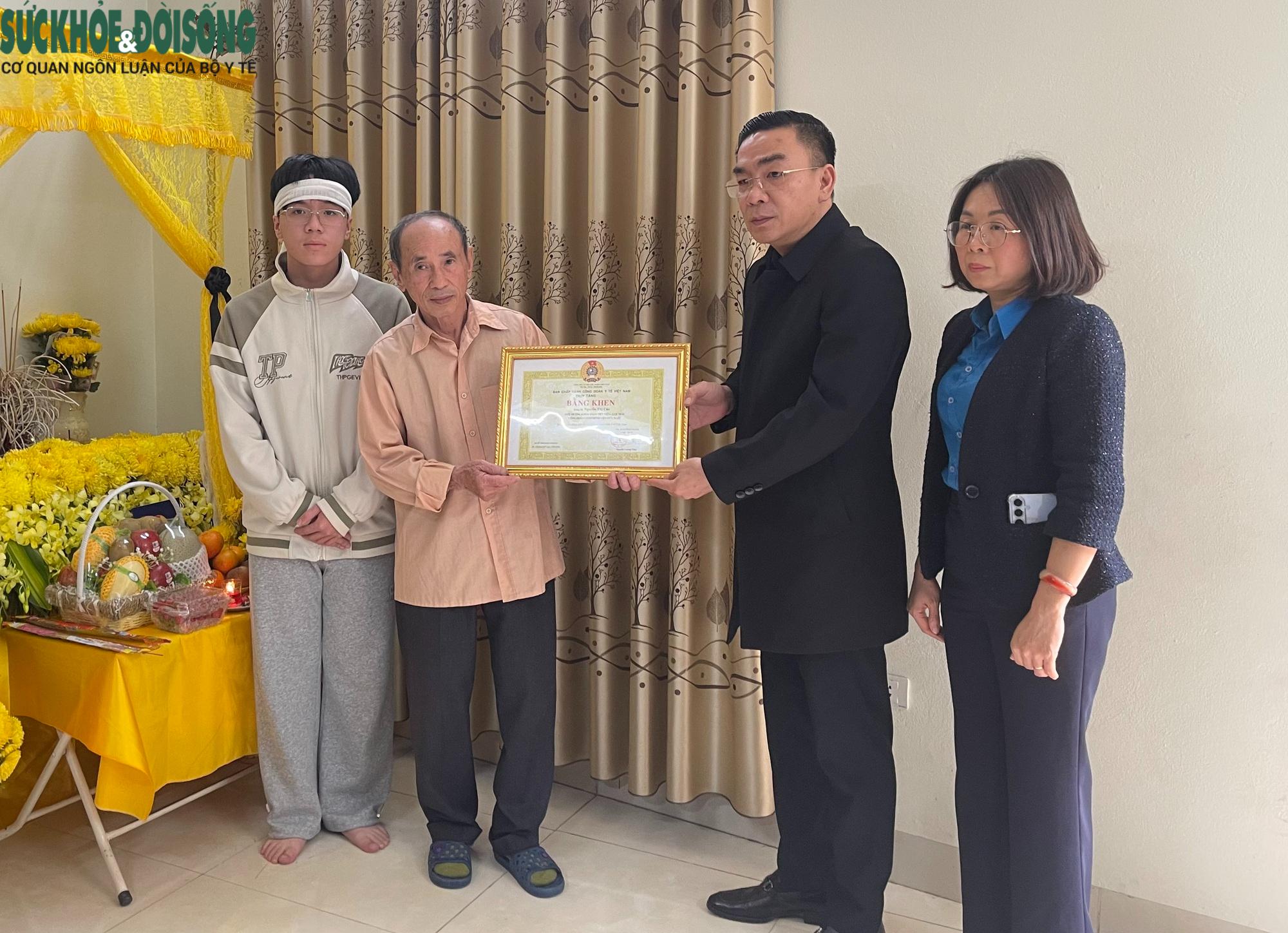 Truy tặng bằng khen cho nữ điều dưỡng hiến tạng cứu người- Ảnh 2.