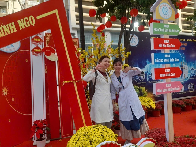 Chăm lo Tết trong bệnh viện hạng đặc biệt: Khi nhân viên y tế làm ‘người giữ Xuân’ cho bệnh nhân- Ảnh 7.