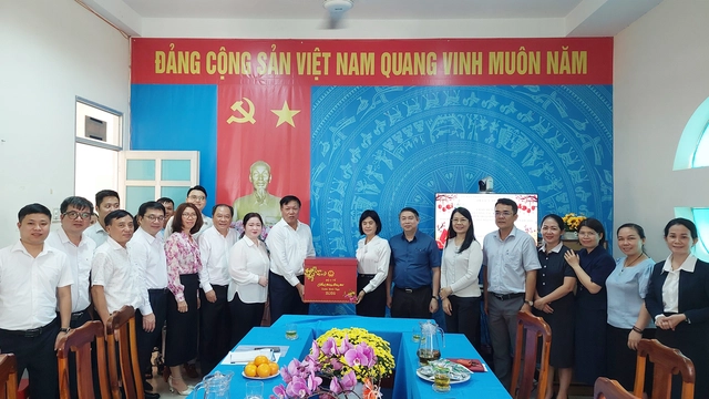 Thứ trưởng Bộ Y tế Đỗ Xuân Tuyên chúc Tết, kiểm tra công tác trực Tết tại các cơ sở y tế ở TPHCM- Ảnh 5.