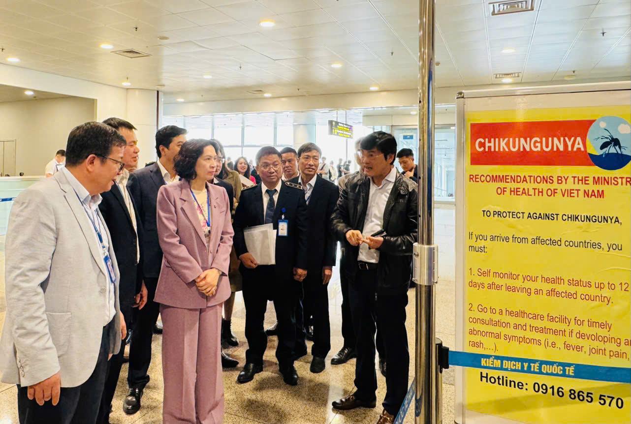 Bộ Y tế đề nghị tăng cường phối hợp truyền thông phòng, chống dịch tại cửa khẩu dịp Tết- Ảnh 2. Bộ Y tế đề nghị tăng cường phối hợp truyền thông phòng, chống dịch tại cửa khẩu dịp Tết- Ảnh 2.