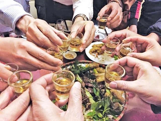 Ngộ độc thực phẩm, rượu bia gia tăng dịp Tết: Chuyên gia cảnh báo không chủ quan- Ảnh 1. Ngộ độc thực phẩm, rượu bia gia tăng dịp Tết: Chuyên gia cảnh báo không chủ quan- Ảnh 1.