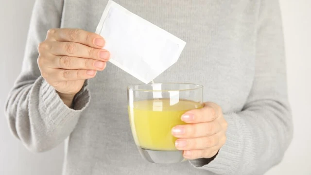 Phân biệt nước bù điện giải và sản phẩm bù nước đóng chai: Hiểu đúng để tránh rủi ro sức khỏe- Ảnh 2. Phân biệt nước bù điện giải và sản phẩm bù nước đóng chai: Hiểu đúng để tránh rủi ro sức khỏe- Ảnh 2.