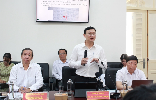 Bệnh tay chân miệng ở phía Nam vào chu kỳ tăng: EV71 chiếm ưu thế, cảnh báo nguy cơ ca nặng gia tăng- Ảnh 3. Bệnh tay chân miệng ở phía Nam vào chu kỳ tăng: EV71 chiếm ưu thế, cảnh báo nguy cơ ca nặng gia tăng- Ảnh 3.