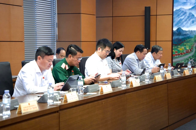 ĐBQH nêu loạt biện pháp để xử lý triệt để thực phẩm bẩn 'tấn công' trường học- Ảnh 2. ĐBQH nêu loạt biện pháp để xử lý triệt để thực phẩm bẩn 'tấn công' trường học- Ảnh 2.