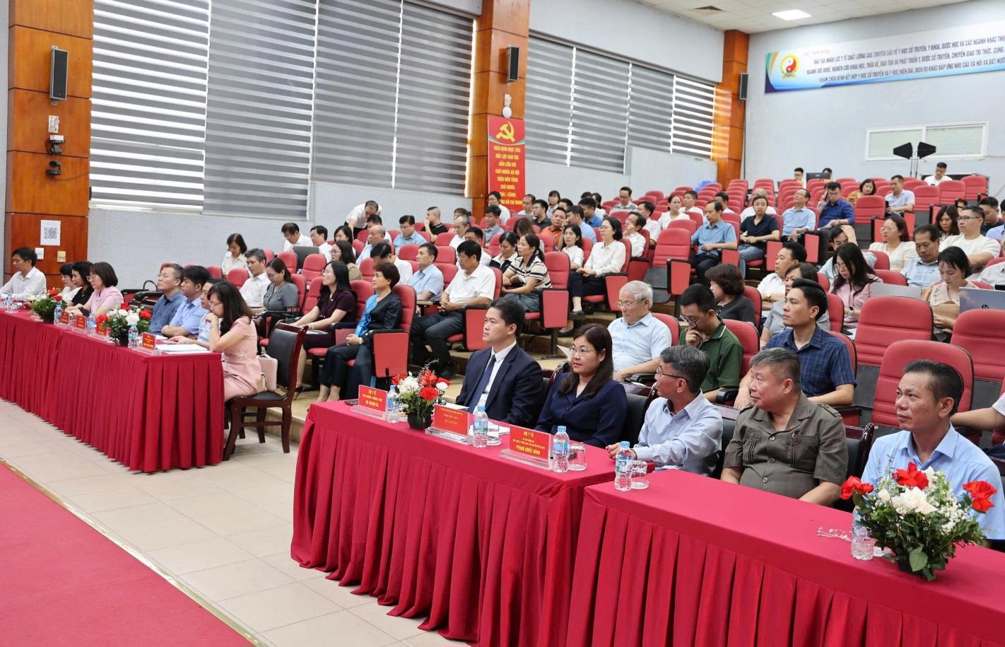 Khơi thông tiềm năng dược liệu Việt Nam để trở thành ngành kinh tế mũi nhọn- Ảnh 4. Khơi thông tiềm năng dược liệu Việt Nam để trở thành ngành kinh tế mũi nhọn- Ảnh 4.