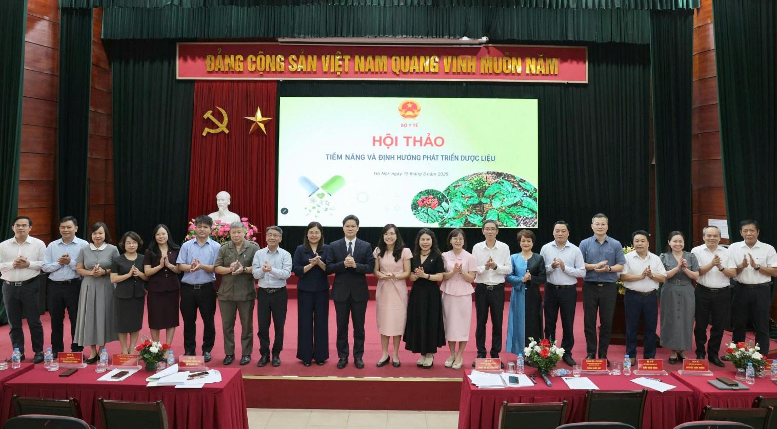 Khơi thông tiềm năng dược liệu Việt Nam để trở thành ngành kinh tế mũi nhọn- Ảnh 5. Khơi thông tiềm năng dược liệu Việt Nam để trở thành ngành kinh tế mũi nhọn- Ảnh 5.