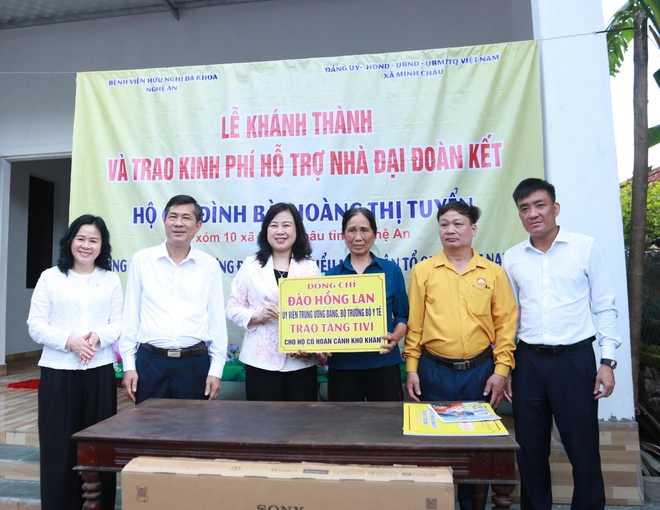 Bộ trưởng Đào Hồng Lan: Chăm sóc sức khỏe người dân từ sớm, từ xa và ngay tại cơ sở- Ảnh 16. Bộ trưởng Đào Hồng Lan: Chăm sóc sức khỏe người dân từ sớm, từ xa và ngay tại cơ sở- Ảnh 16.