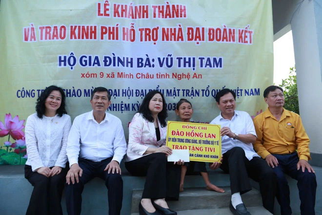 Bộ trưởng Đào Hồng Lan: Chăm sóc sức khỏe người dân từ sớm, từ xa và ngay tại cơ sở- Ảnh 15. Bộ trưởng Đào Hồng Lan: Chăm sóc sức khỏe người dân từ sớm, từ xa và ngay tại cơ sở- Ảnh 15.