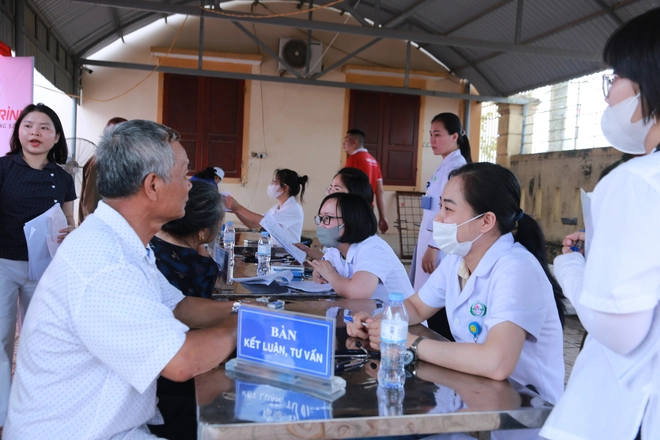 Bộ trưởng Đào Hồng Lan: Chăm sóc sức khỏe người dân từ sớm, từ xa và ngay tại cơ sở- Ảnh 14. Bộ trưởng Đào Hồng Lan: Chăm sóc sức khỏe người dân từ sớm, từ xa và ngay tại cơ sở- Ảnh 14.