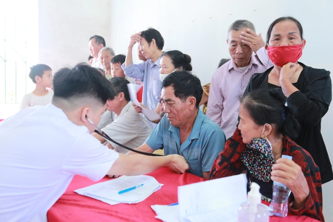 Bộ trưởng Đào Hồng Lan: Chăm sóc sức khỏe người dân từ sớm, từ xa và ngay tại cơ sở- Ảnh 10. Bộ trưởng Đào Hồng Lan: Chăm sóc sức khỏe người dân từ sớm, từ xa và ngay tại cơ sở- Ảnh 10.